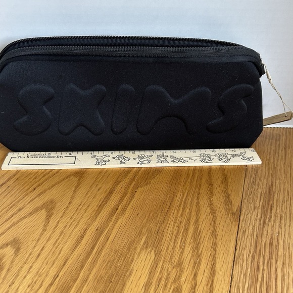 Skims Neoprene Pouch Small Makeup Bag  With Embossed Skims Logo Black NWT Glam - Picture 5 of 8